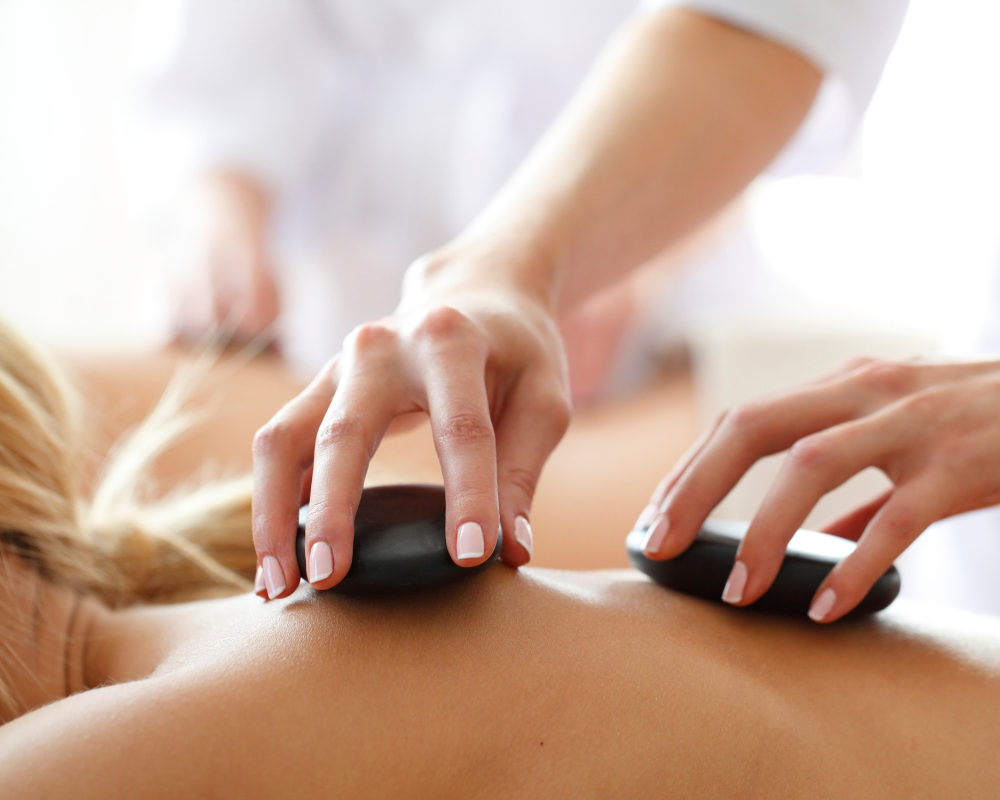 Massagem com Pedras Quentes Vulcânicas: equilíbrio, calor terapêutico e reconexão com o corpo 1 1 4
