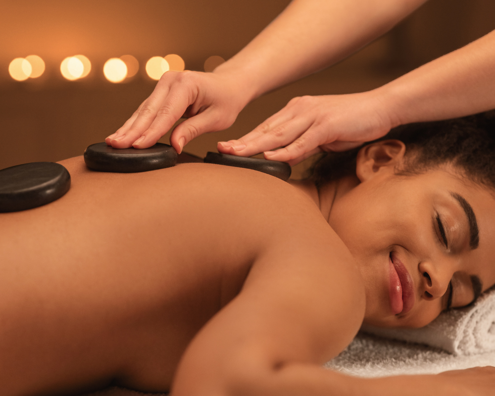 Massagem com Pedras Quentes Vulcânicas: equilíbrio, calor terapêutico e reconexão com o corpo 2 2 5